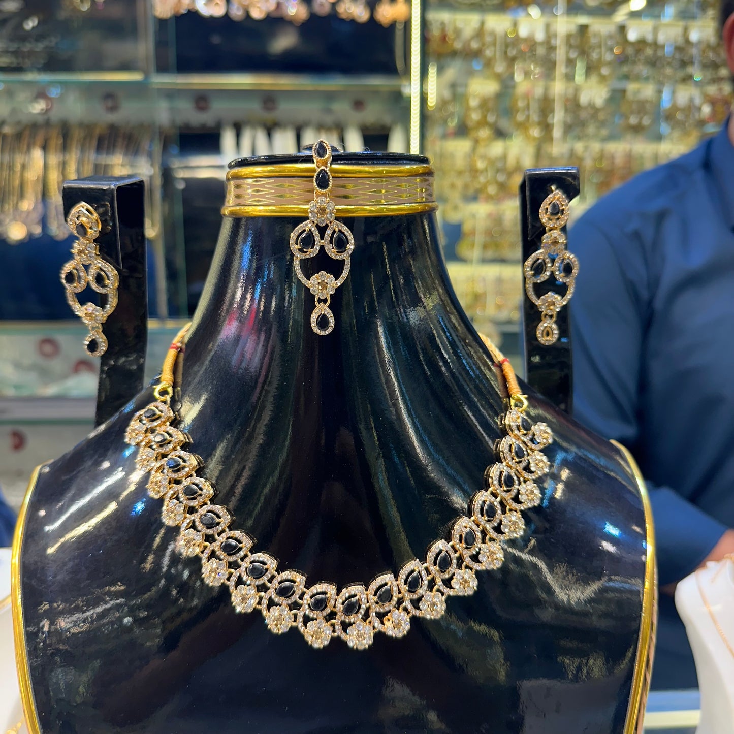 "Midnight Grace: Traditional Teardrop