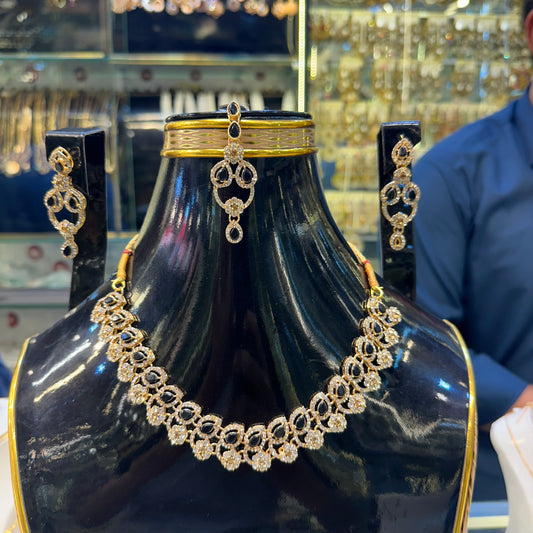 "Midnight Grace: Traditional Teardrop